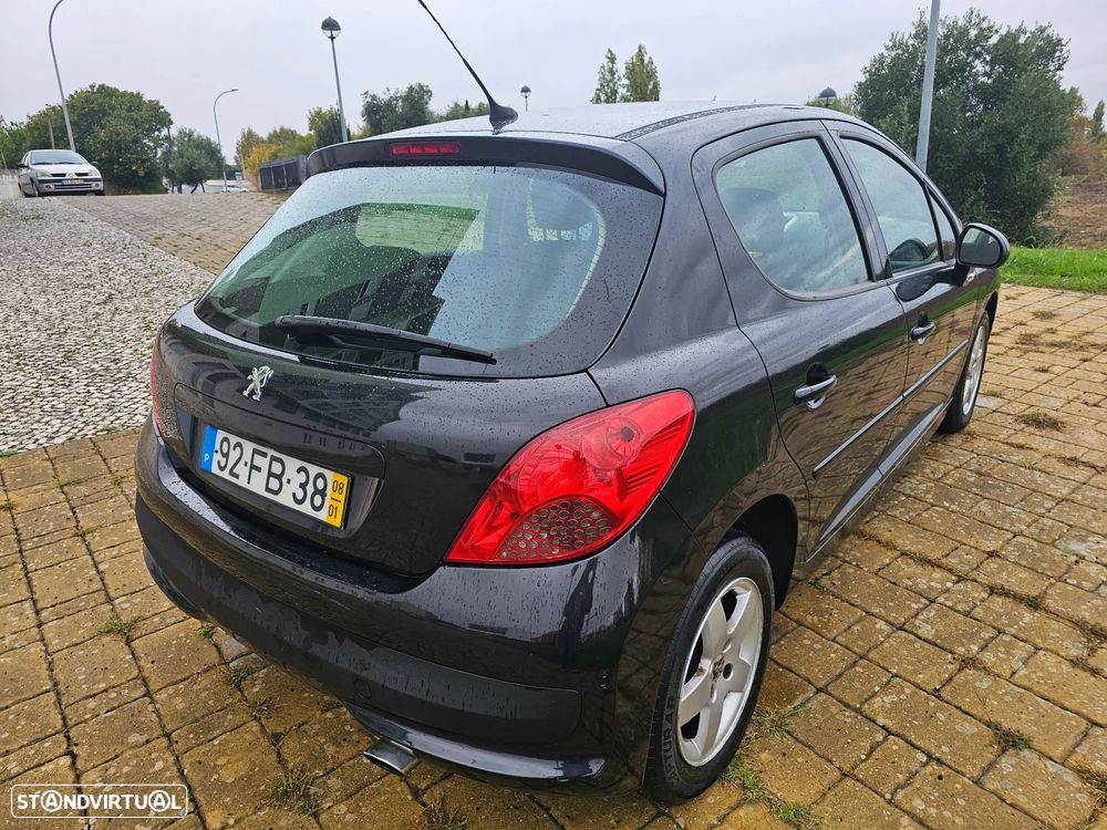 Peugeot 207 1.4 16V Trendy - 20