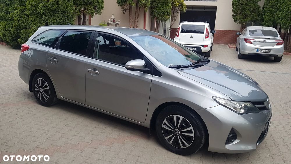 Toyota Auris - 25