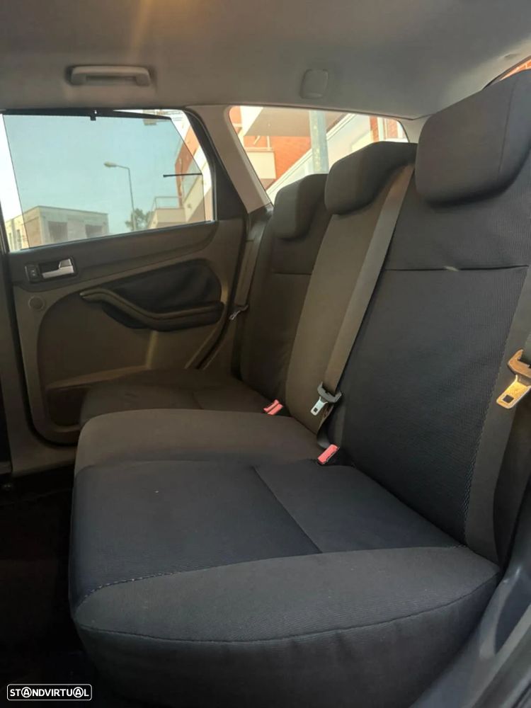 Ford Focus SW 1.6 TDCi Sport - 11