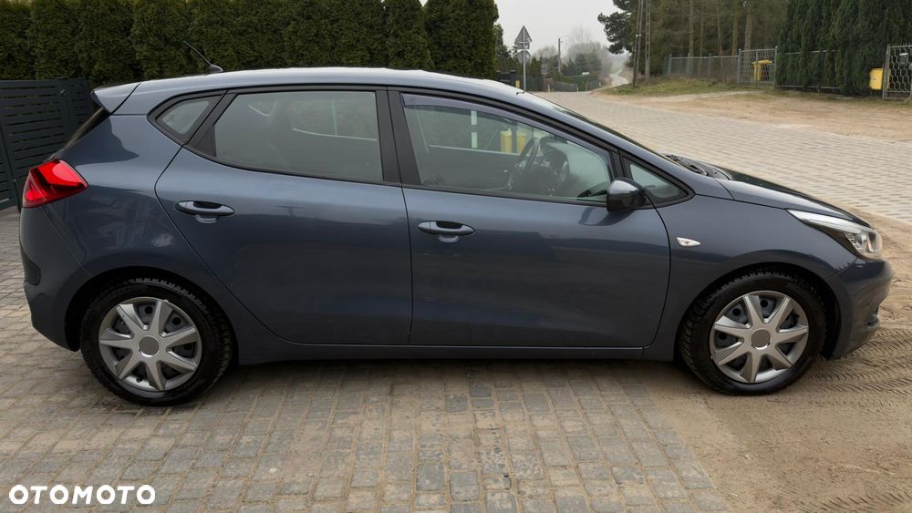 Kia Ceed 1.4 CVVT Dream-Team Edition - 4