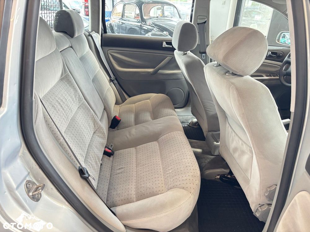 Volkswagen Passat - 32