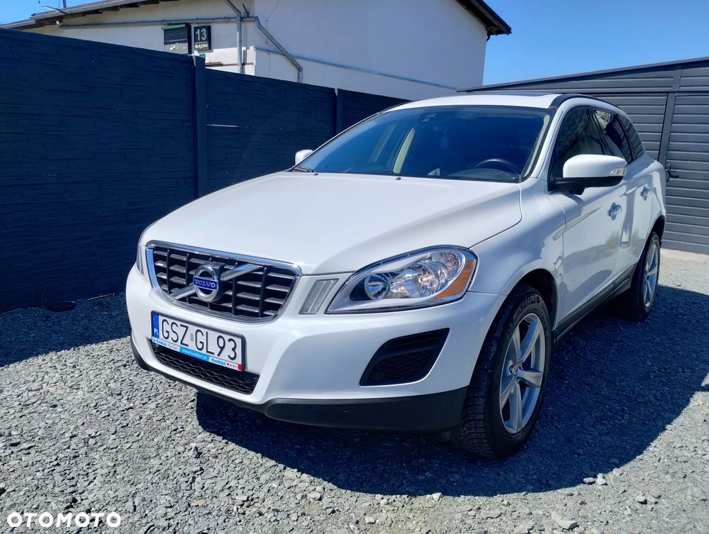 Volvo XC 60 T6 AWD Momentum - 2