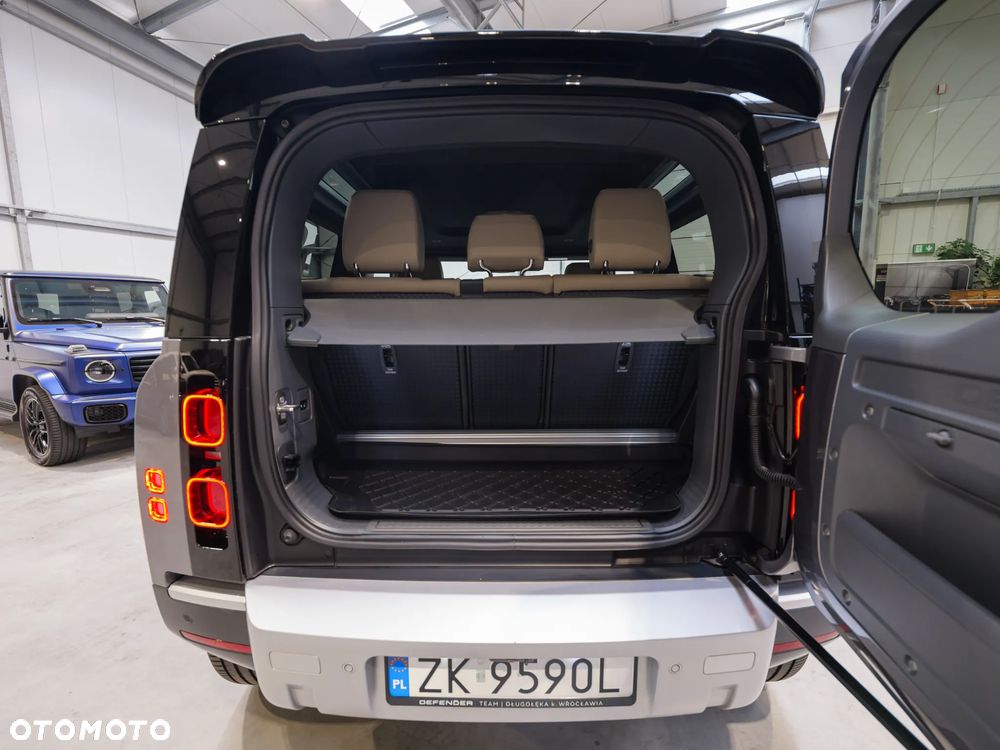 Land Rover Defender 2.0 P300 SE - 37