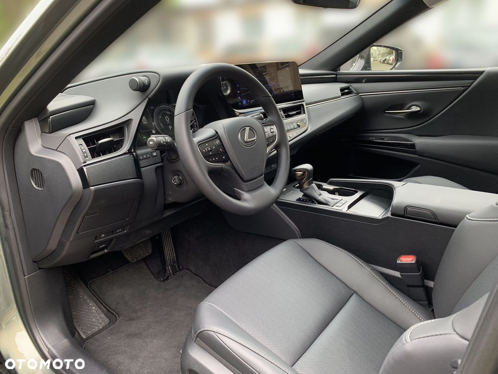 Lexus ES 300h Business Edition - 14