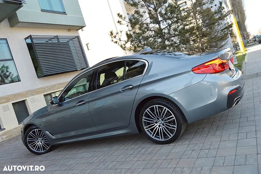 BMW Seria 5 530d xDrive Aut. Sport Line - 28