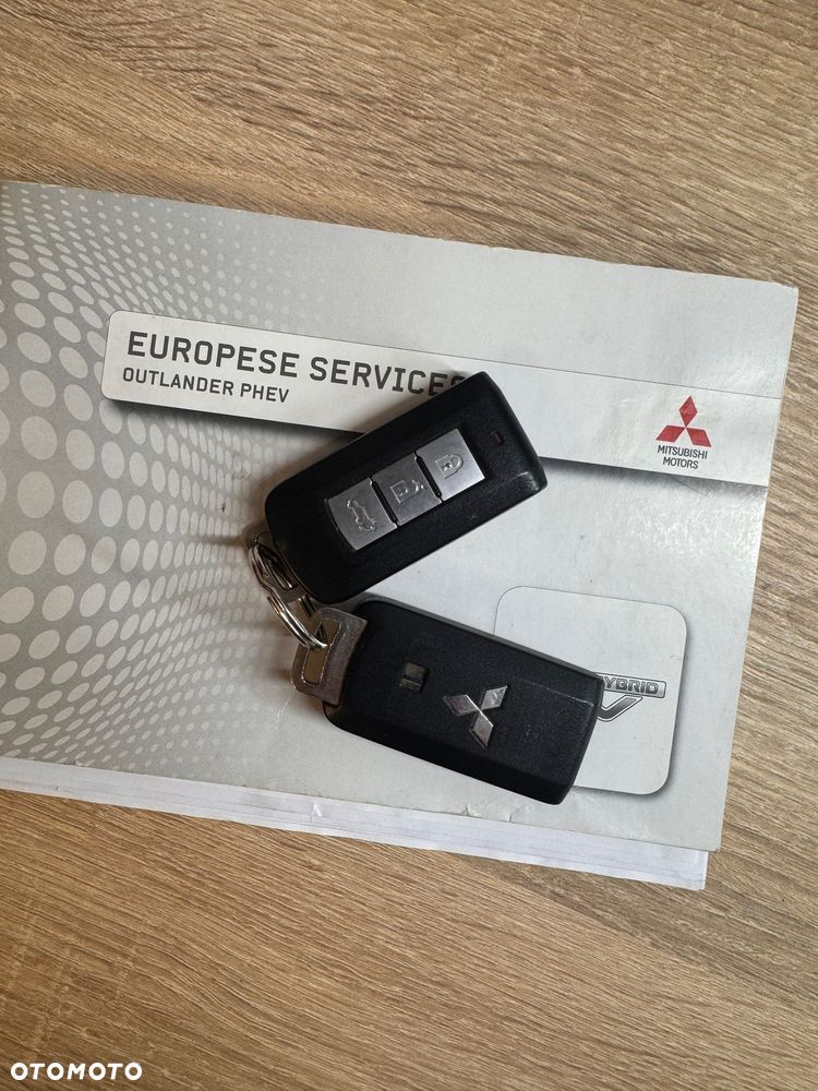 Mitsubishi Outlander Intense + - 32