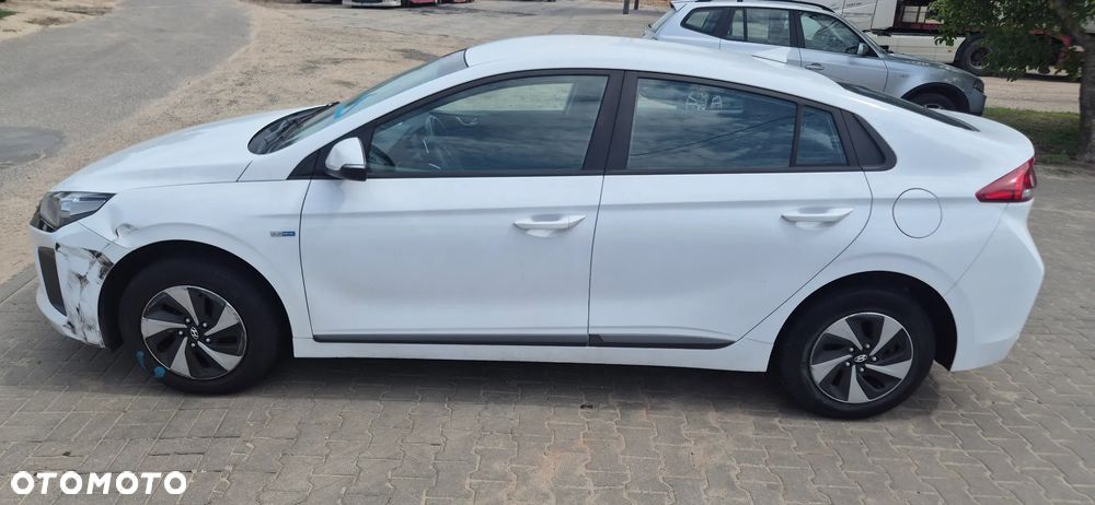 Hyundai IONIQ Hybrid Platinum - 8