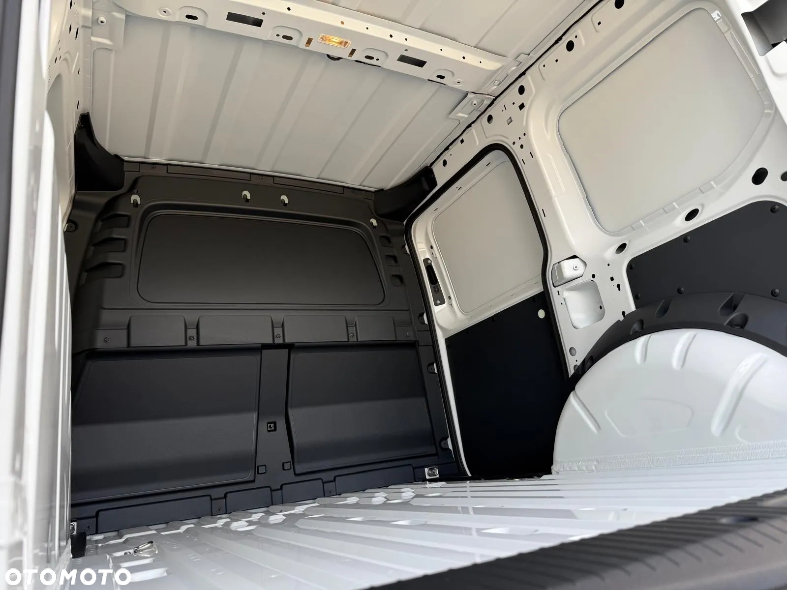 Volkswagen Caddy - 12