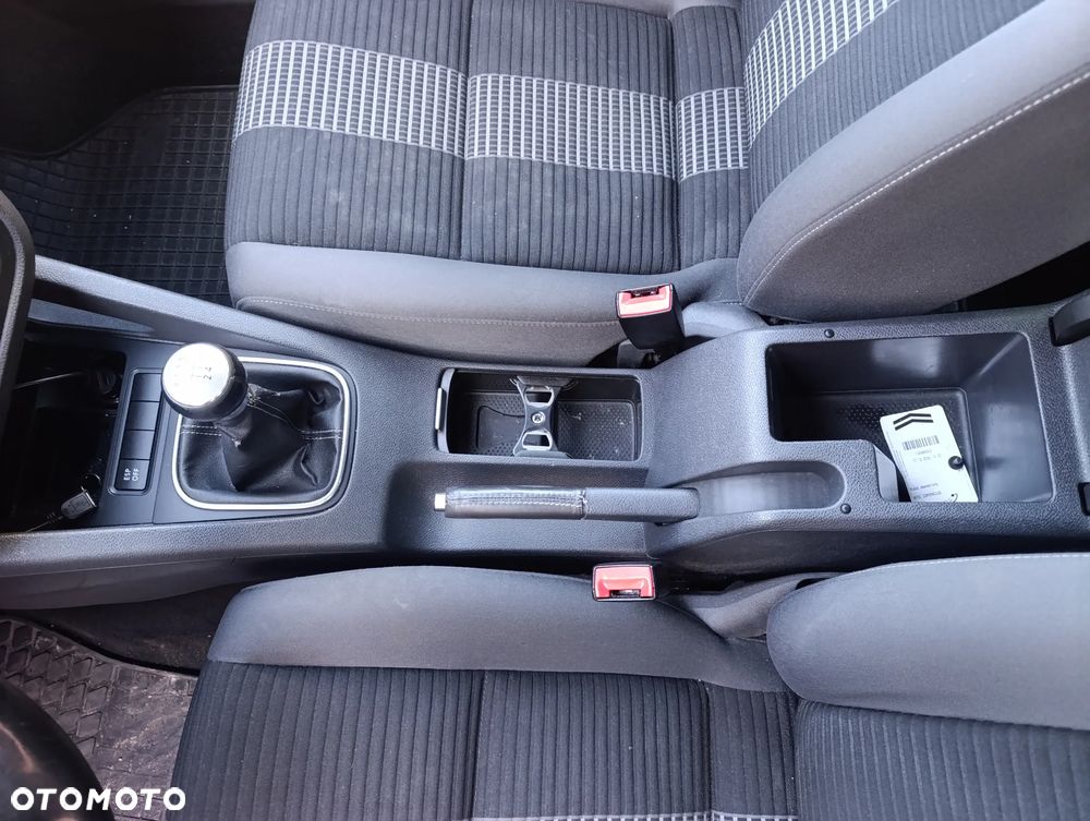 Volkswagen Golf 2.0 TDI DPF United - 12