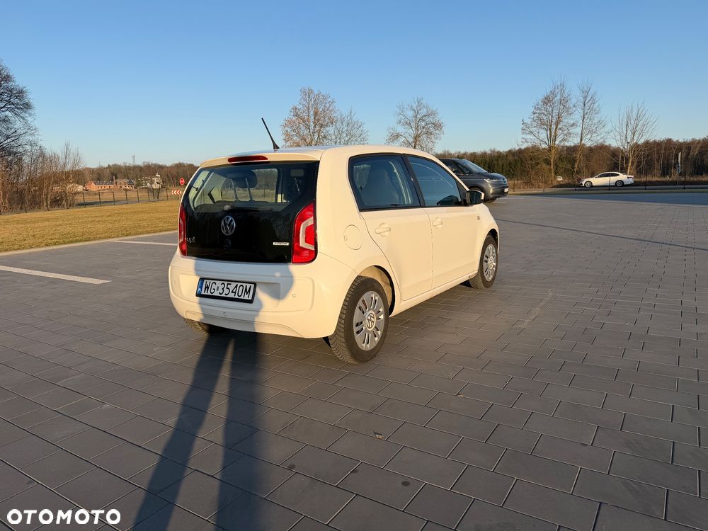 Volkswagen up! move - 3