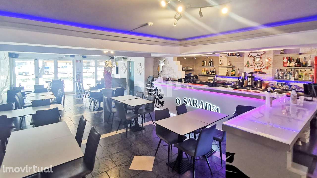 Restaurante Totalmente Equipado em Localização Privilegiada em Quartei - Grande imagem: 2/19