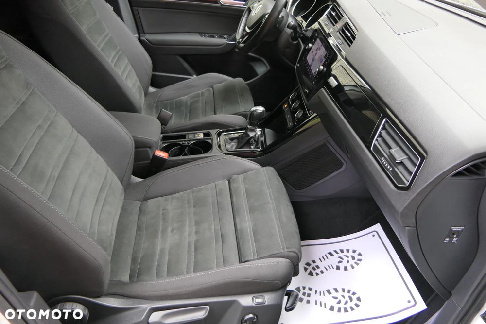 Volkswagen Touran - 18