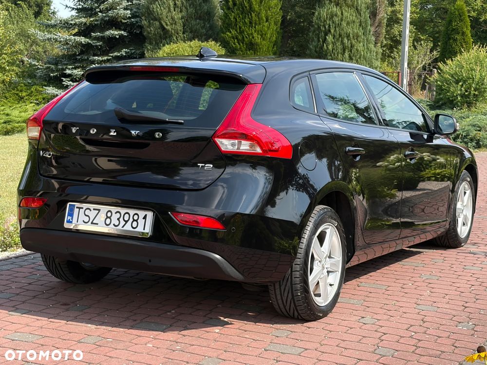 Volvo V40 T2 Momentum - 23