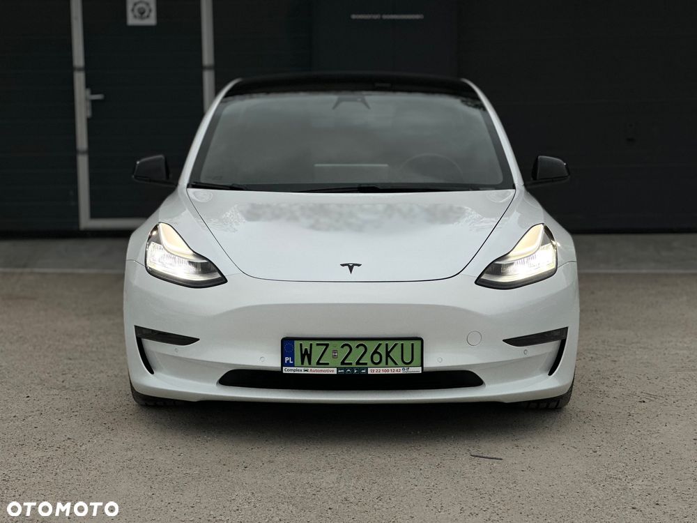 Tesla Model 3 - 9