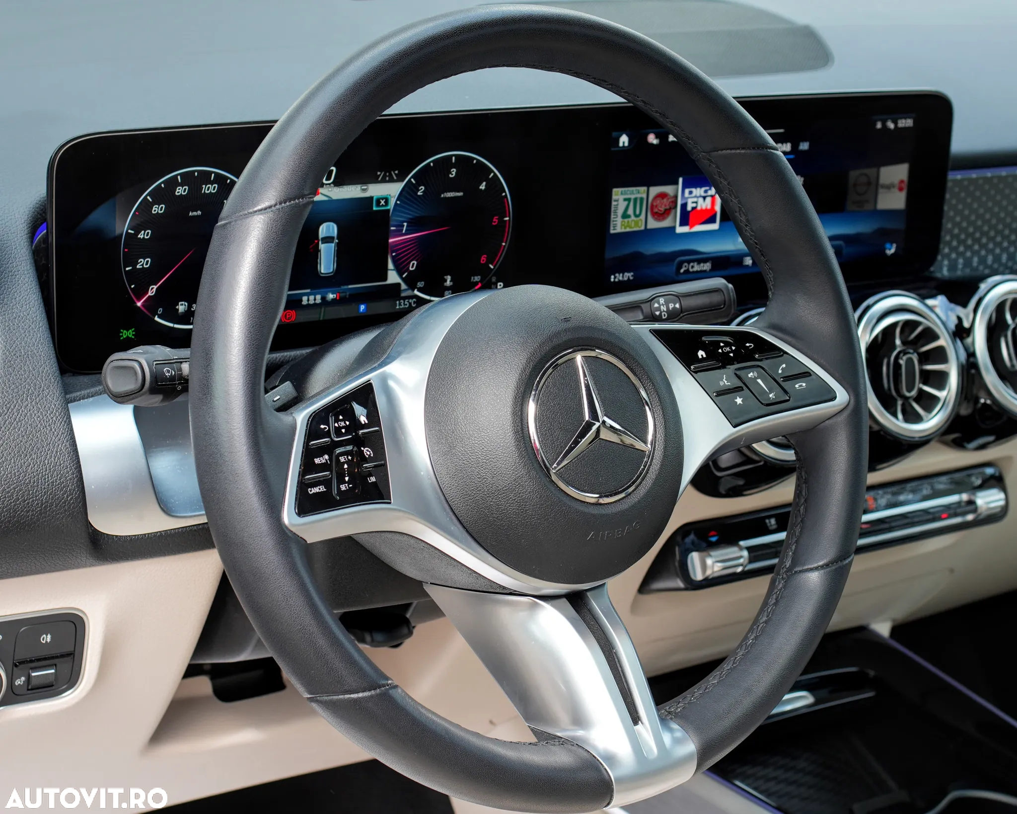 Mercedes-Benz GLB - 15