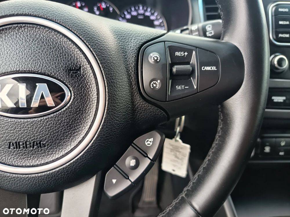 Kia Carens 1.6 GDI Fifa World Cup Edition - 21
