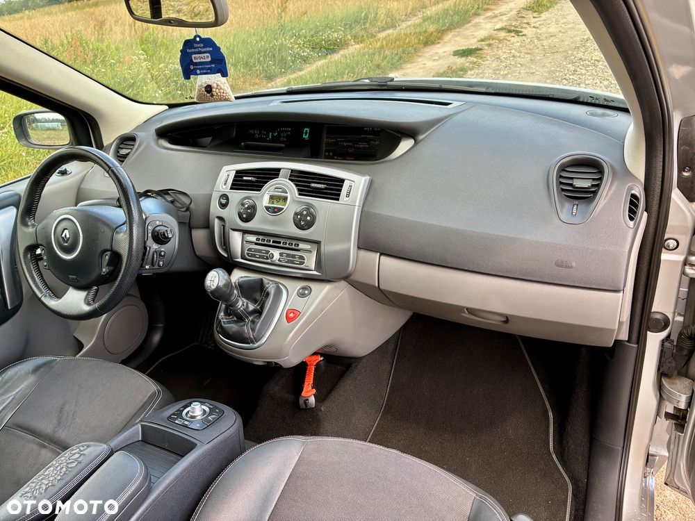Renault Scenic - 25