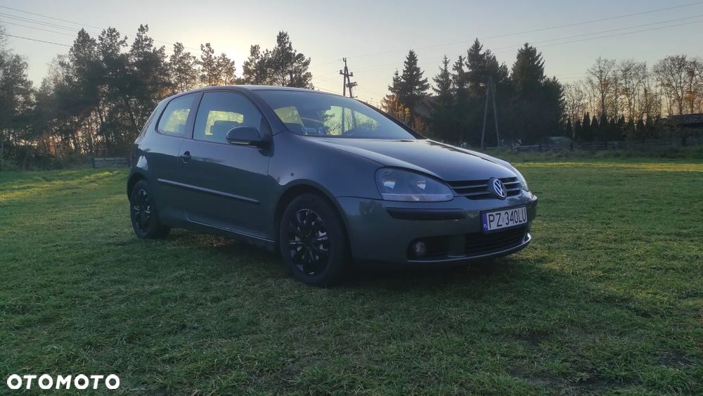 Volkswagen Golf 1.6 FSI Comfortline - 1