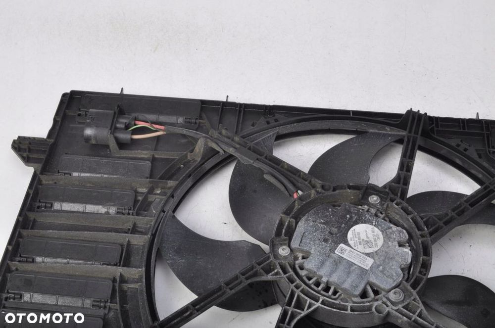 AUDI A4 B9 2.0 TDI WENTYLATOR CHŁODNICY 8W0121207 - 12
