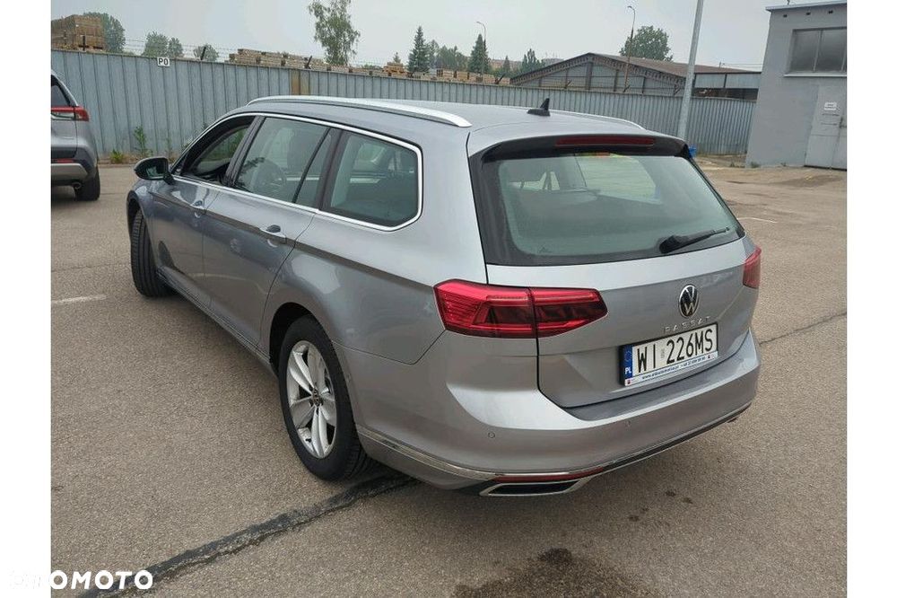Volkswagen Passat Variant 2.0 TDI EVO Elegance DSG - 2