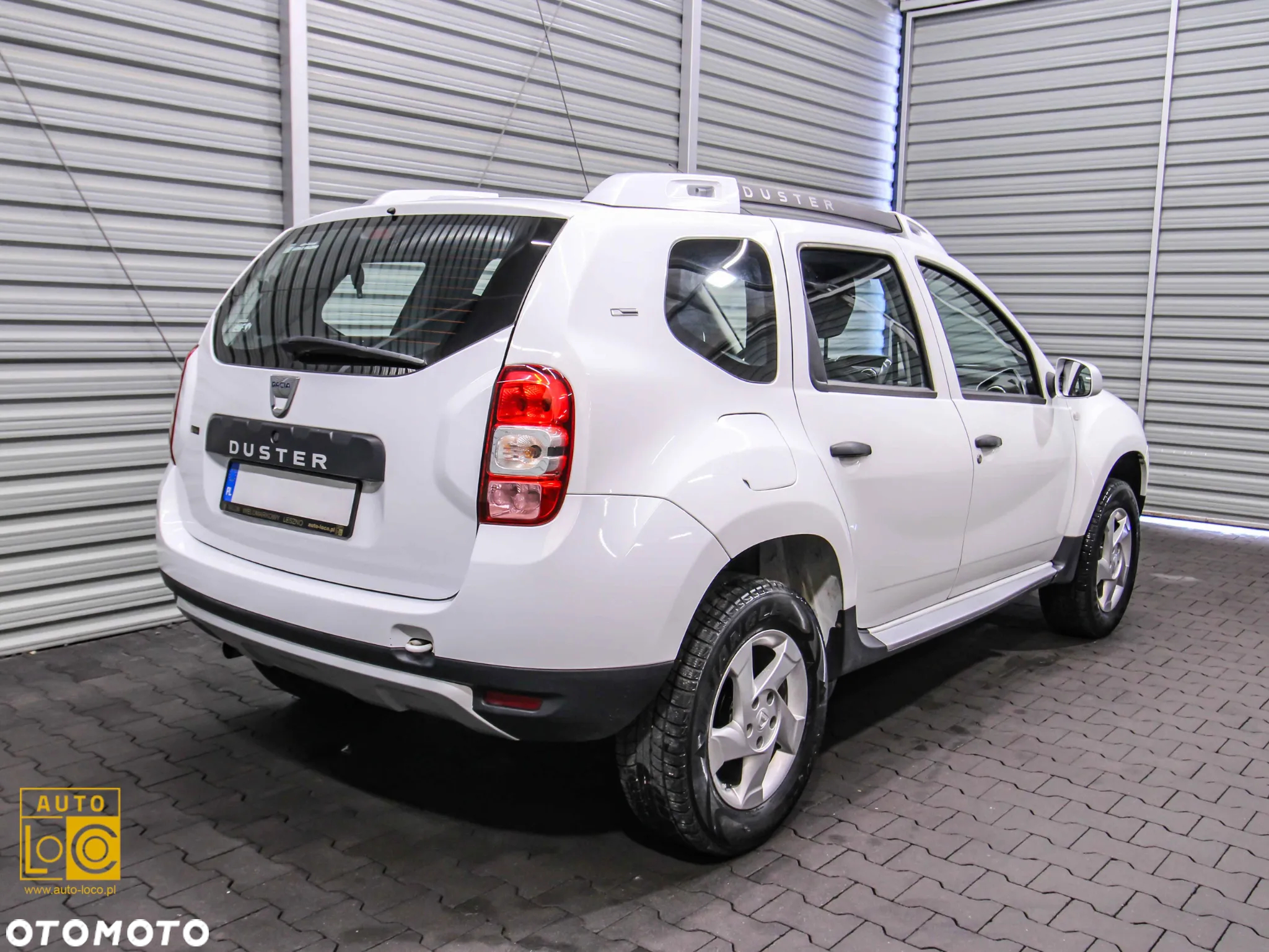 Dacia Duster 1.6 SCe Laureate S&S - 8