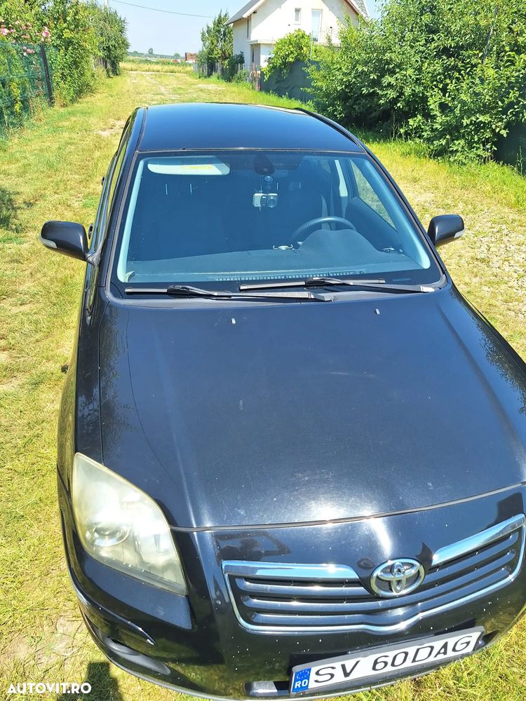 Toyota Avensis 1.6 Sedan Terra - 4