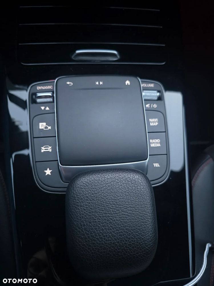 Mercedes-Benz CLA 180 AMG Line 7G-DCT - 11