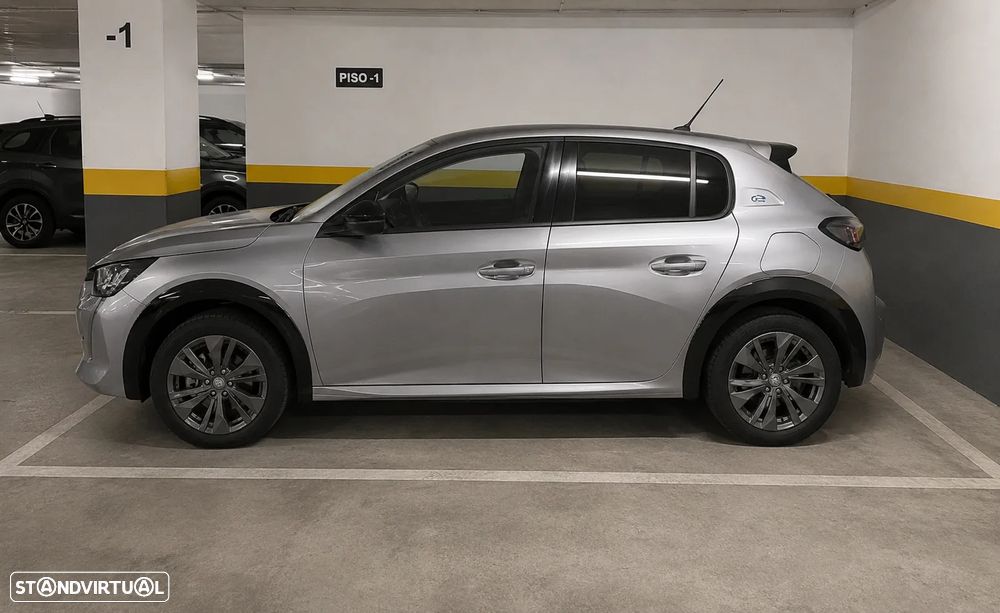Peugeot 208 - 1