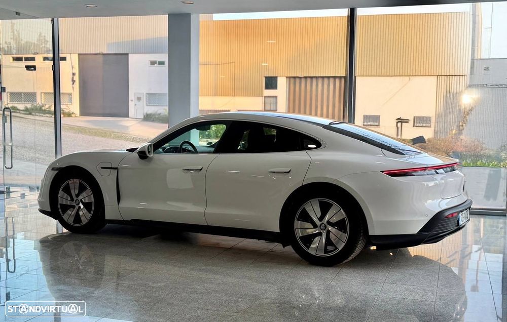 Porsche Taycan 4S - 9
