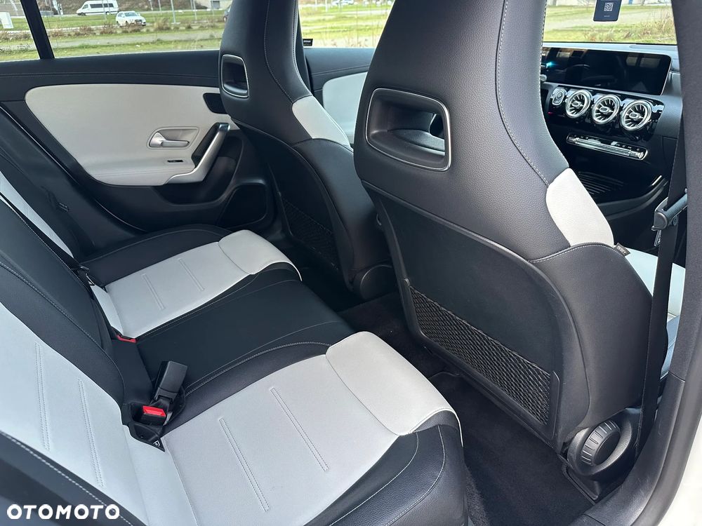 Mercedes-Benz CLA 180 d 7G-DCT AMG Line - 26