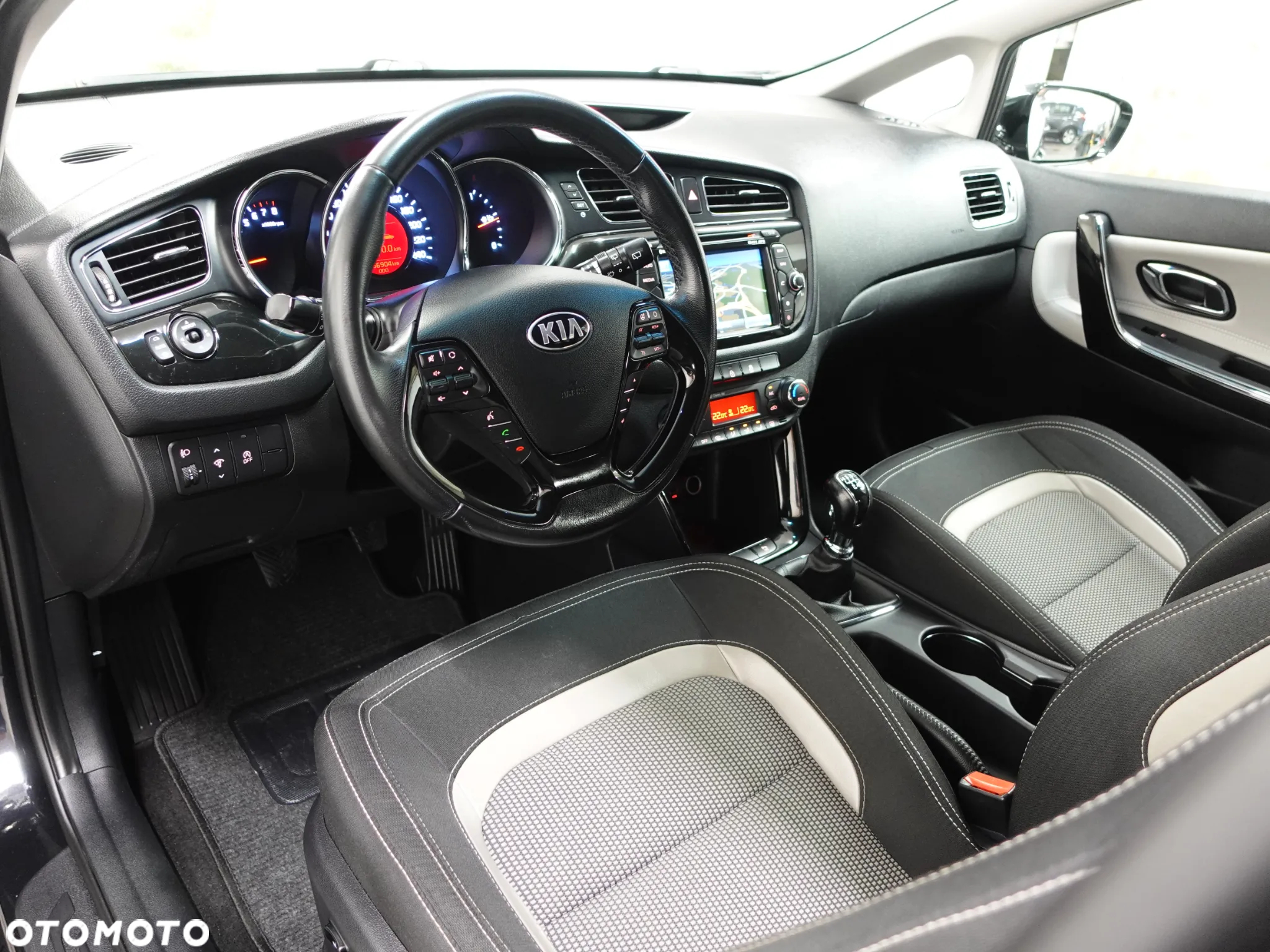 Kia Ceed 1.6 GDI ISG SW Spirit - 22