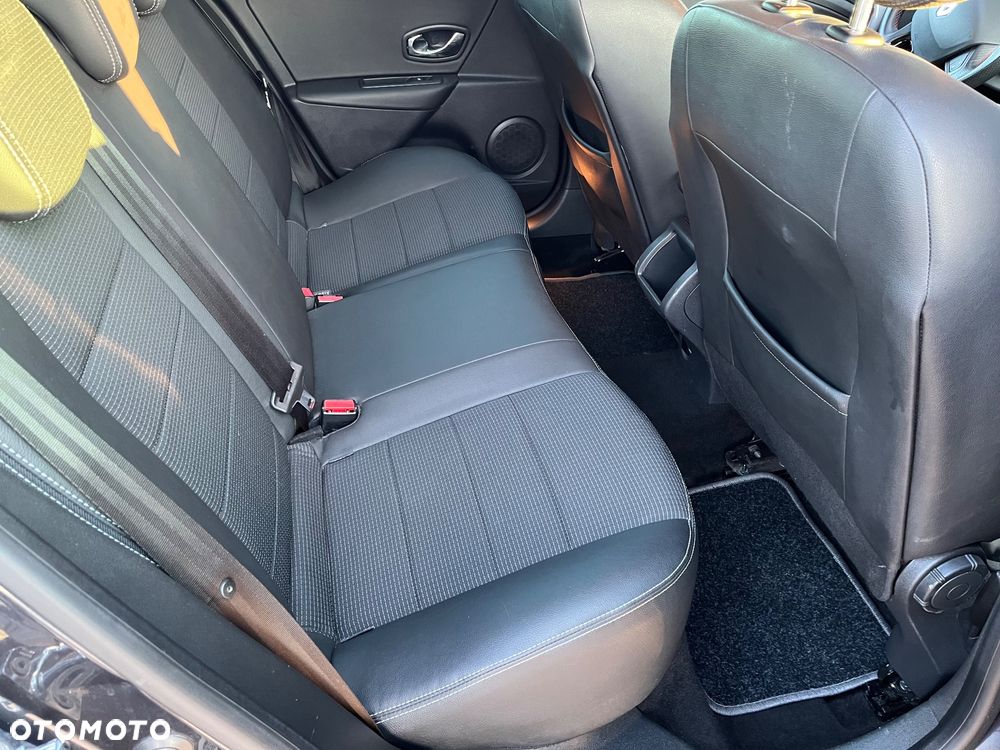 Renault Megane TCe 130 Luxe - 21