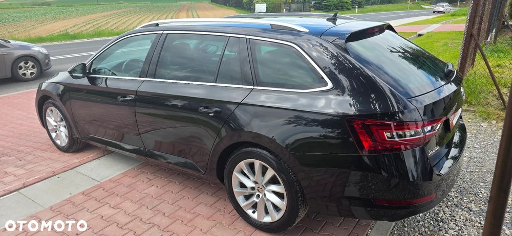 Skoda Superb 2.0 TDI Premium Edition - 12