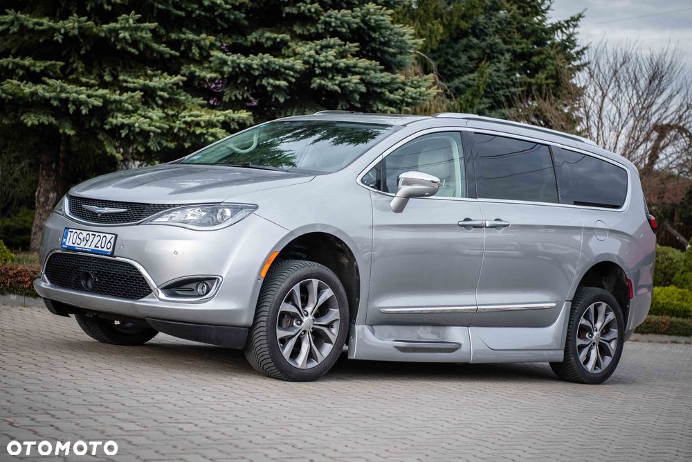 Chrysler Pacifica - 4