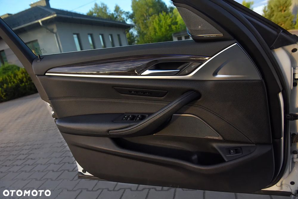 BMW Seria 5 530i xDrive M Sport sport - 23