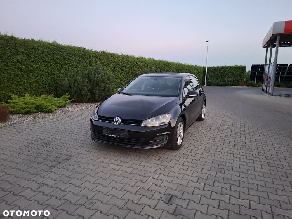 Volkswagen Golf - 1