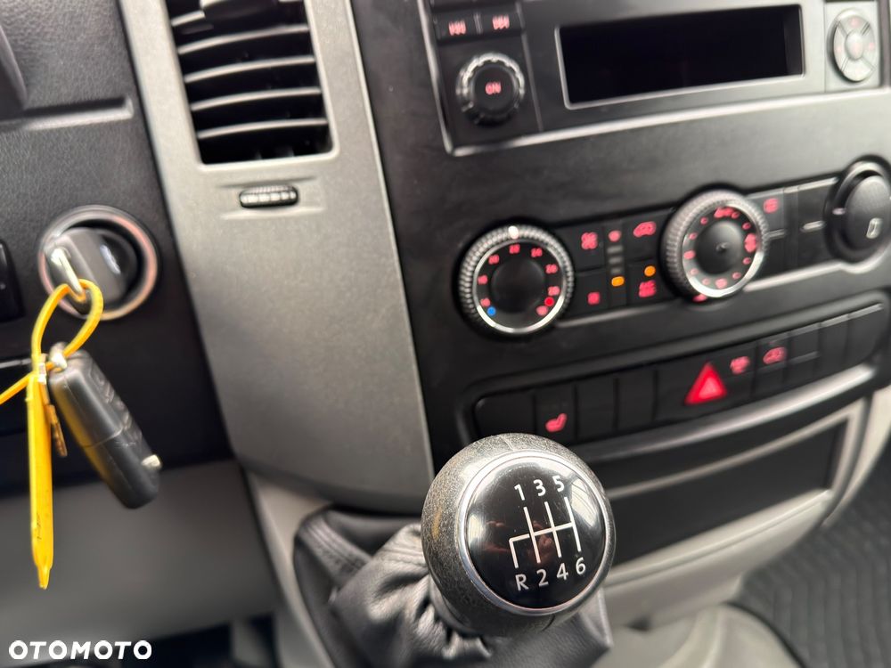 Volkswagen CRAFTER - 24