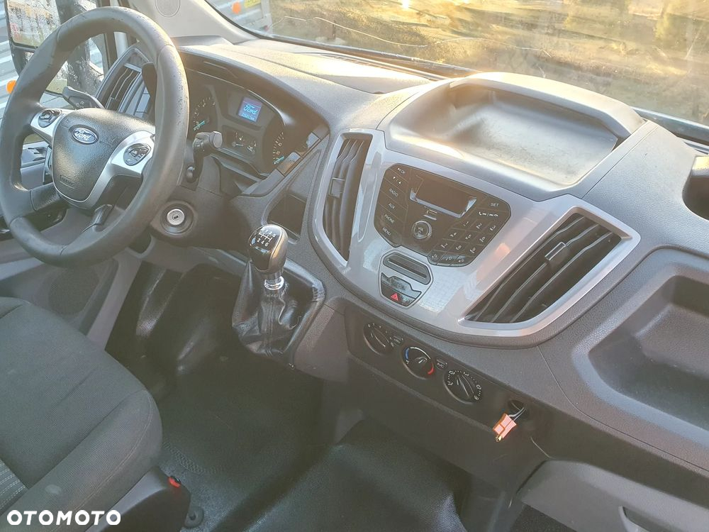 Ford Tranzit - 27