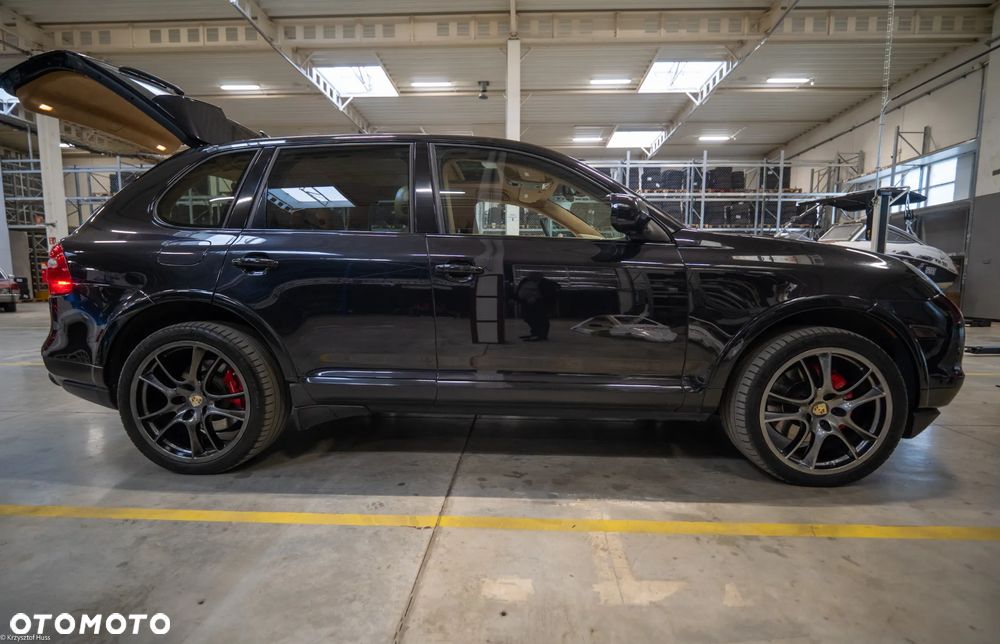 Porsche Cayenne - 10