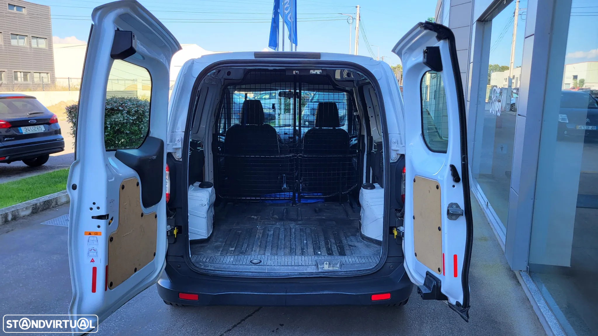 Ford Transit Courier - 8