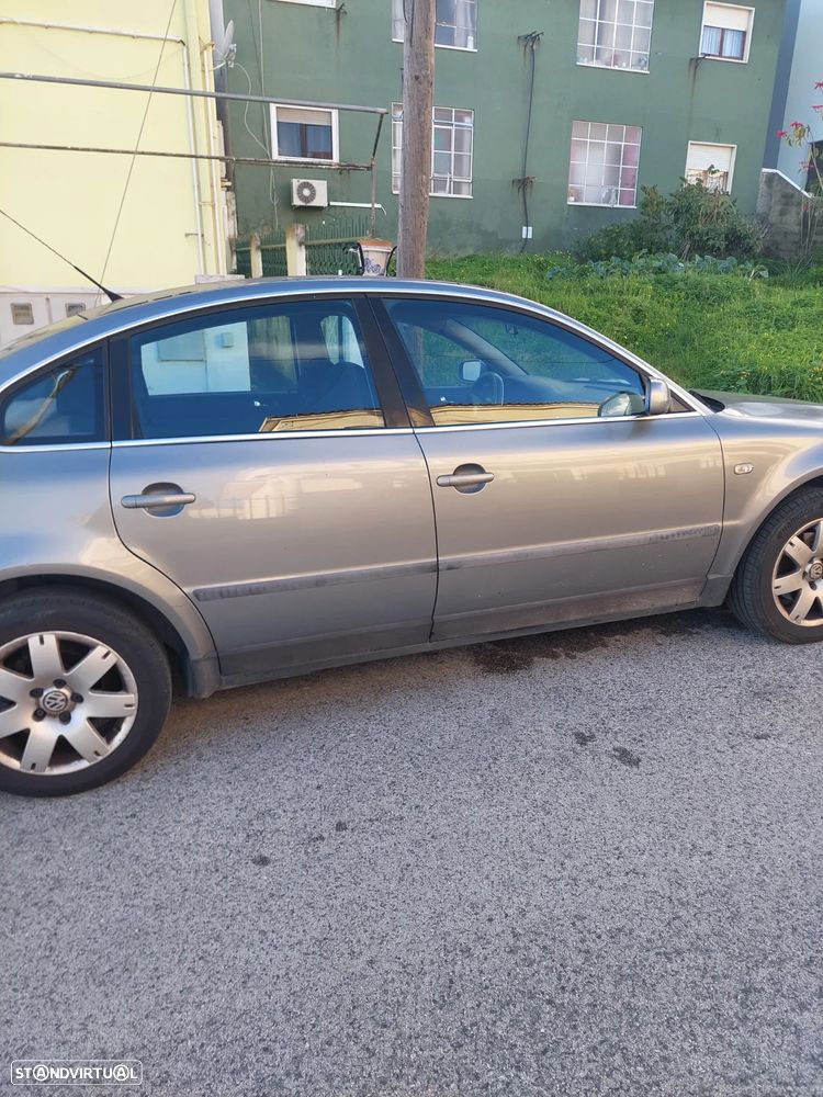 VW Passat 1.9 TDi Confortline - 2