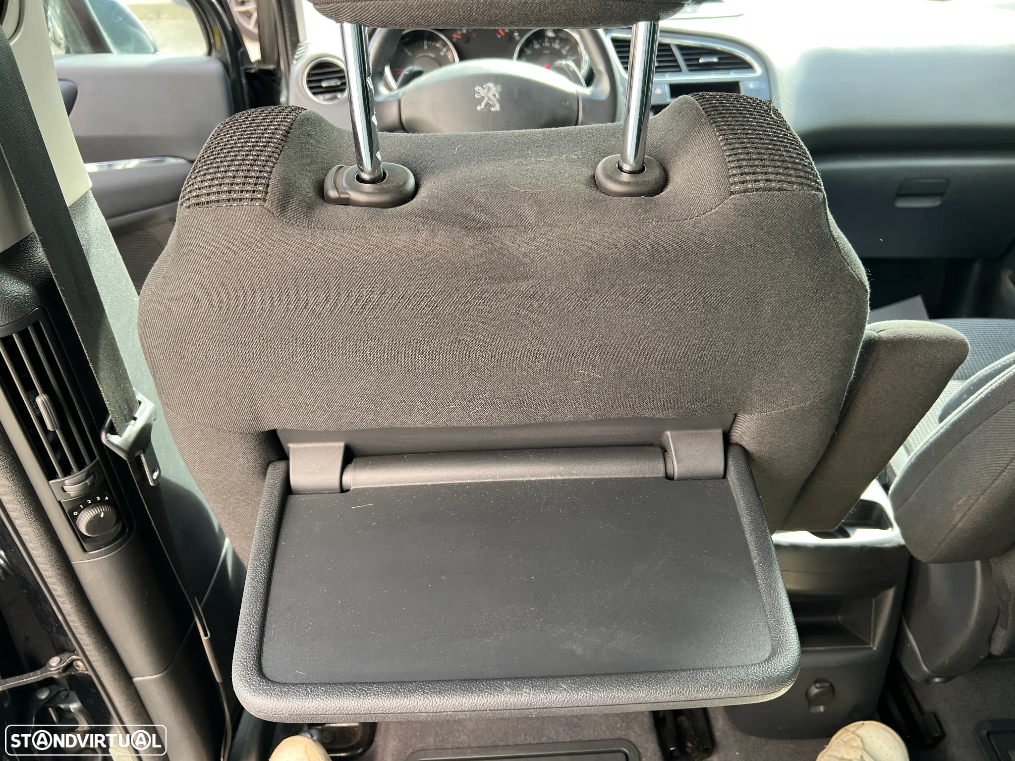 Peugeot 5008 1.6 E-HDi 7L Allure 2-Tronic - 16