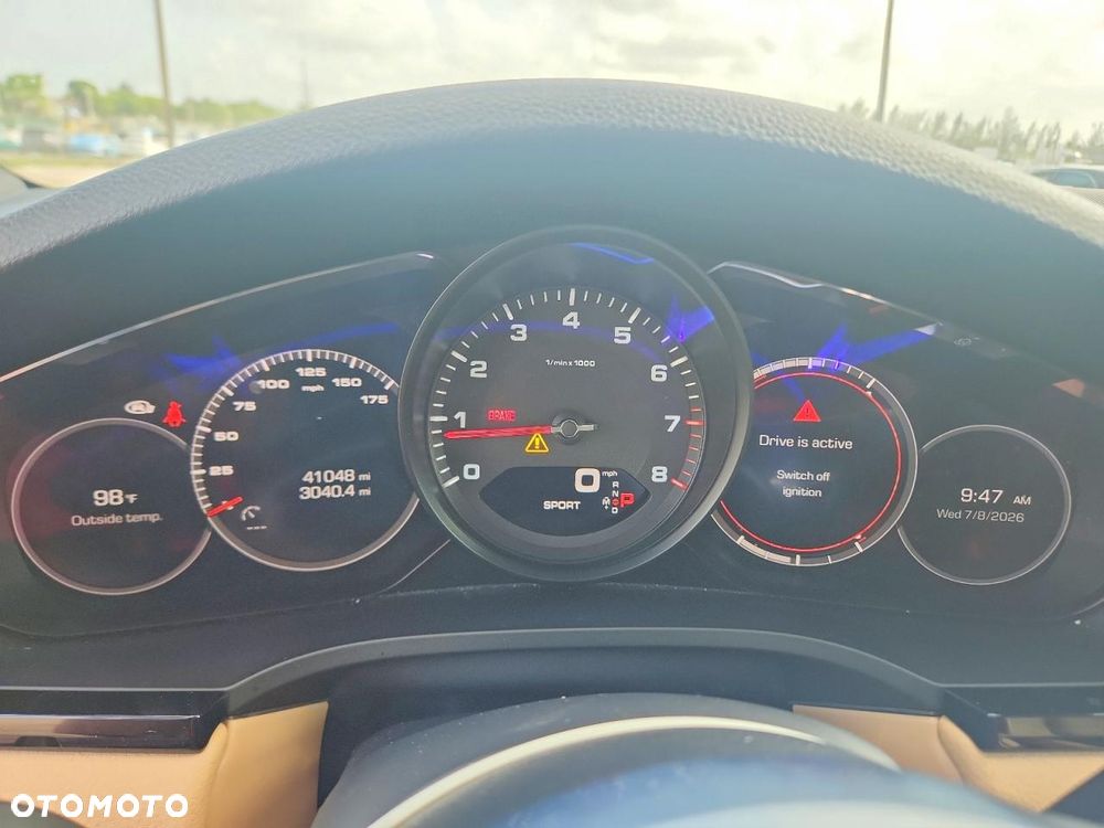 Porsche Cayenne Standard - 12