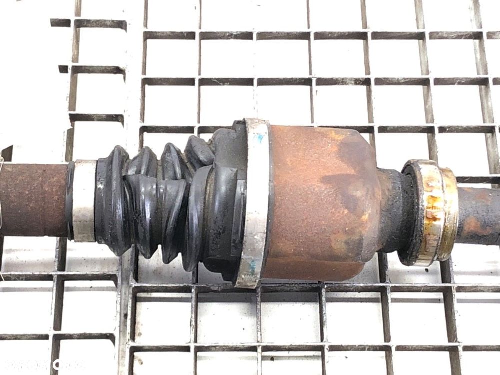 PÓŁOŚ PRAWY PRZÓD  PEUGEOT 3008 nadwozie wielkoprzestrzenne (MPV) (0U_) 2009 - 2017 1.6 HDi 84 - 3