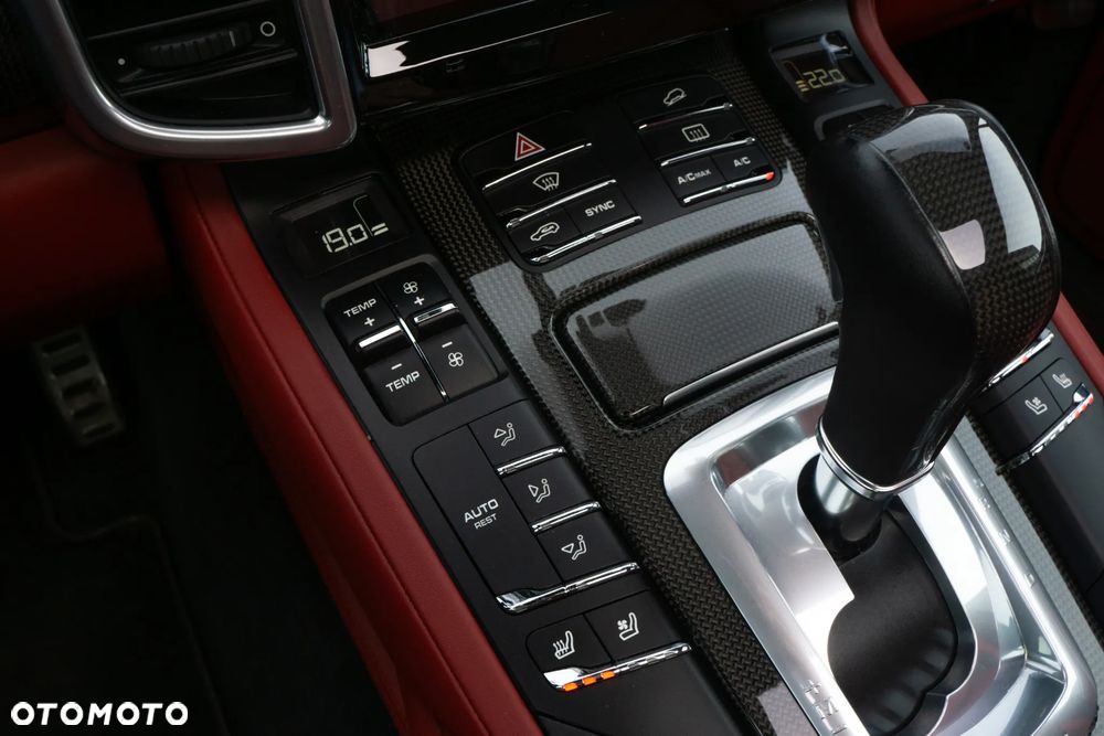 Porsche Cayenne Turbo S Tiptronic S - 26