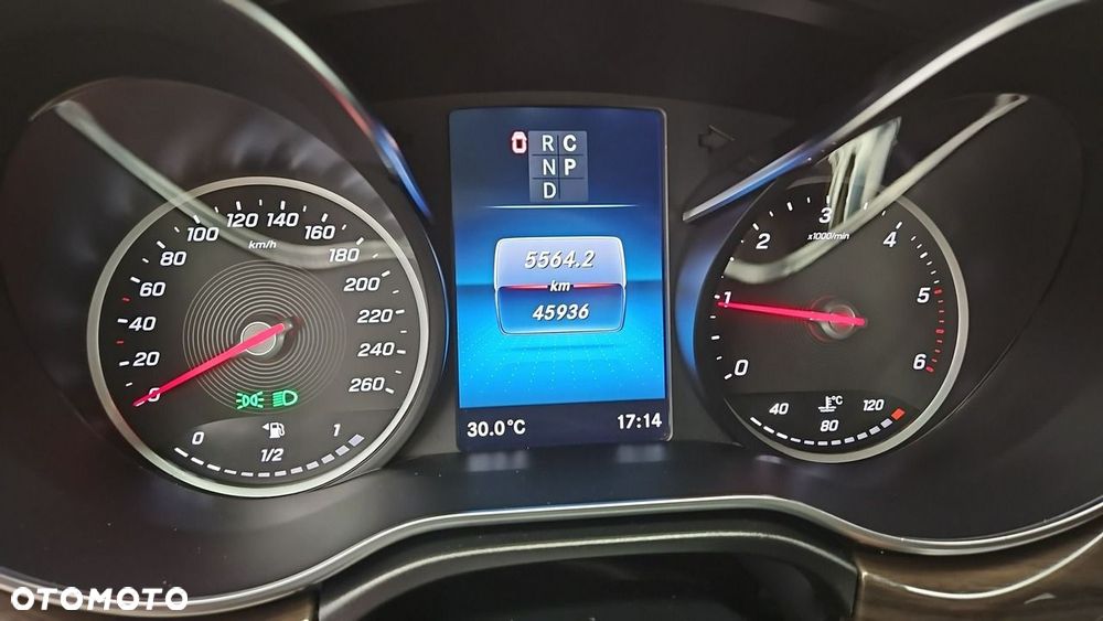 Mercedes-Benz Klasa V 300 d 4-Matic Exclusive 9G-Tronic (d³ugi) - 14