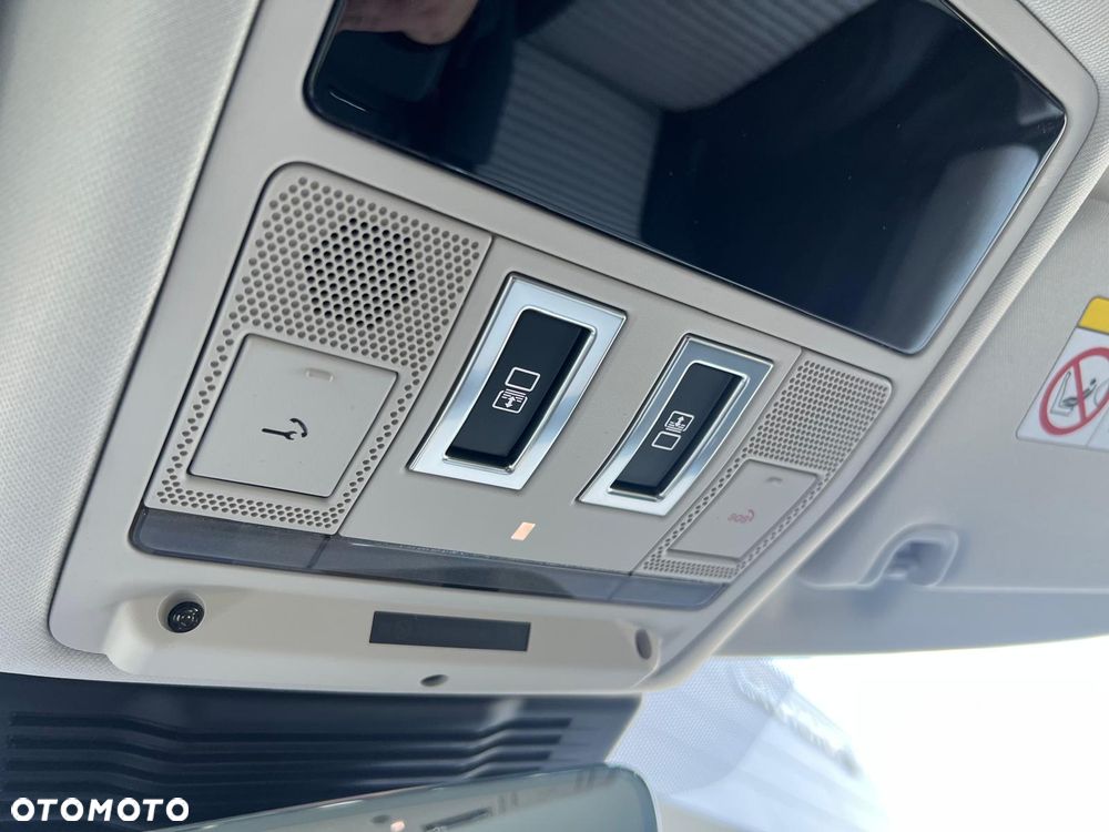 Land Rover Discovery 3.0 D350 mHEV Dynamic HSE - 13