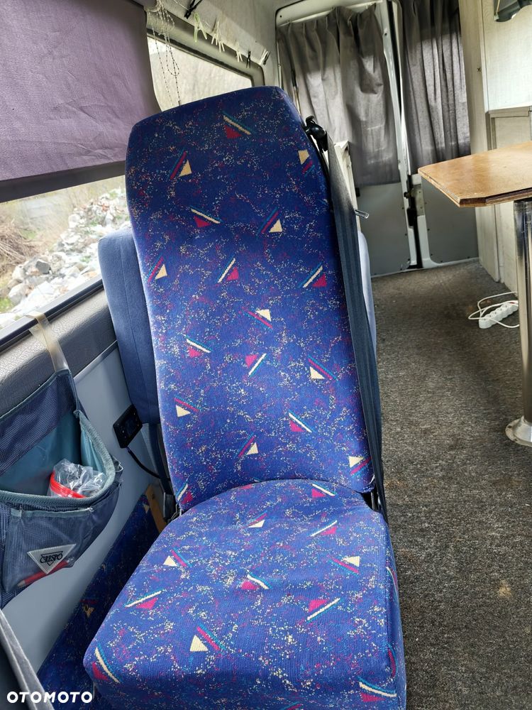 Mercedes-Benz Sprinter - 12