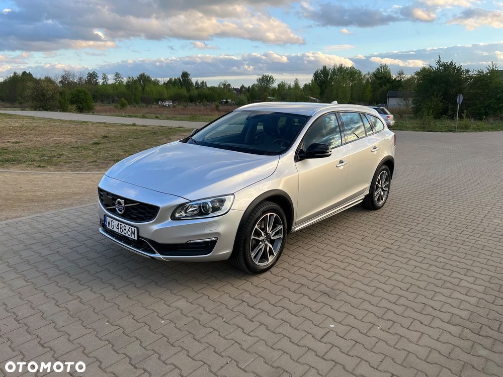 Volvo V60 Cross Country D3 Geartronic Summum - 1