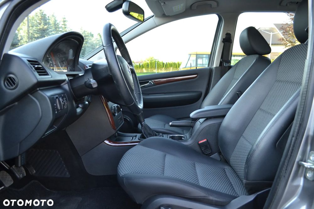 Mercedes-Benz Klasa A 170 BlueEFFICIENCY Elegance - 18